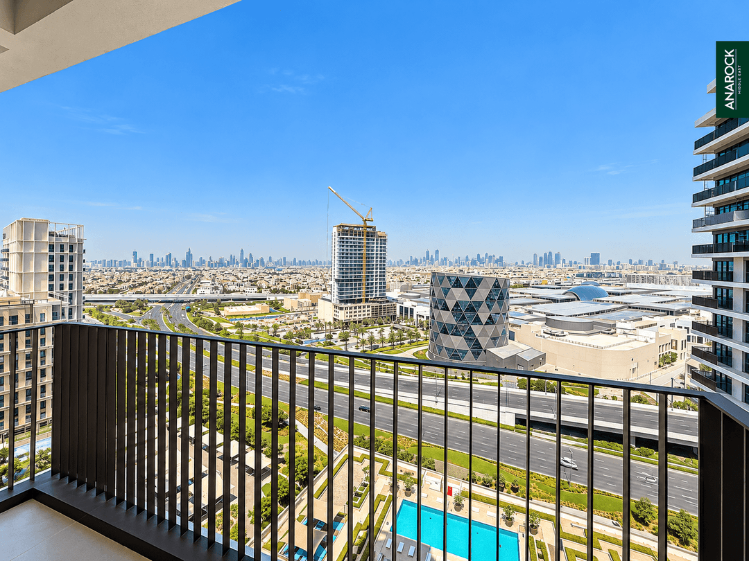 High Floor | Pool View | Open Plan Layout